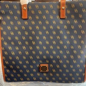 Dooney & Bourke Bag